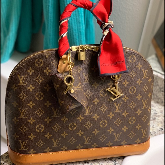 👜SOld 👜Louis Vuitton Alma GM - Picture 3 of 16